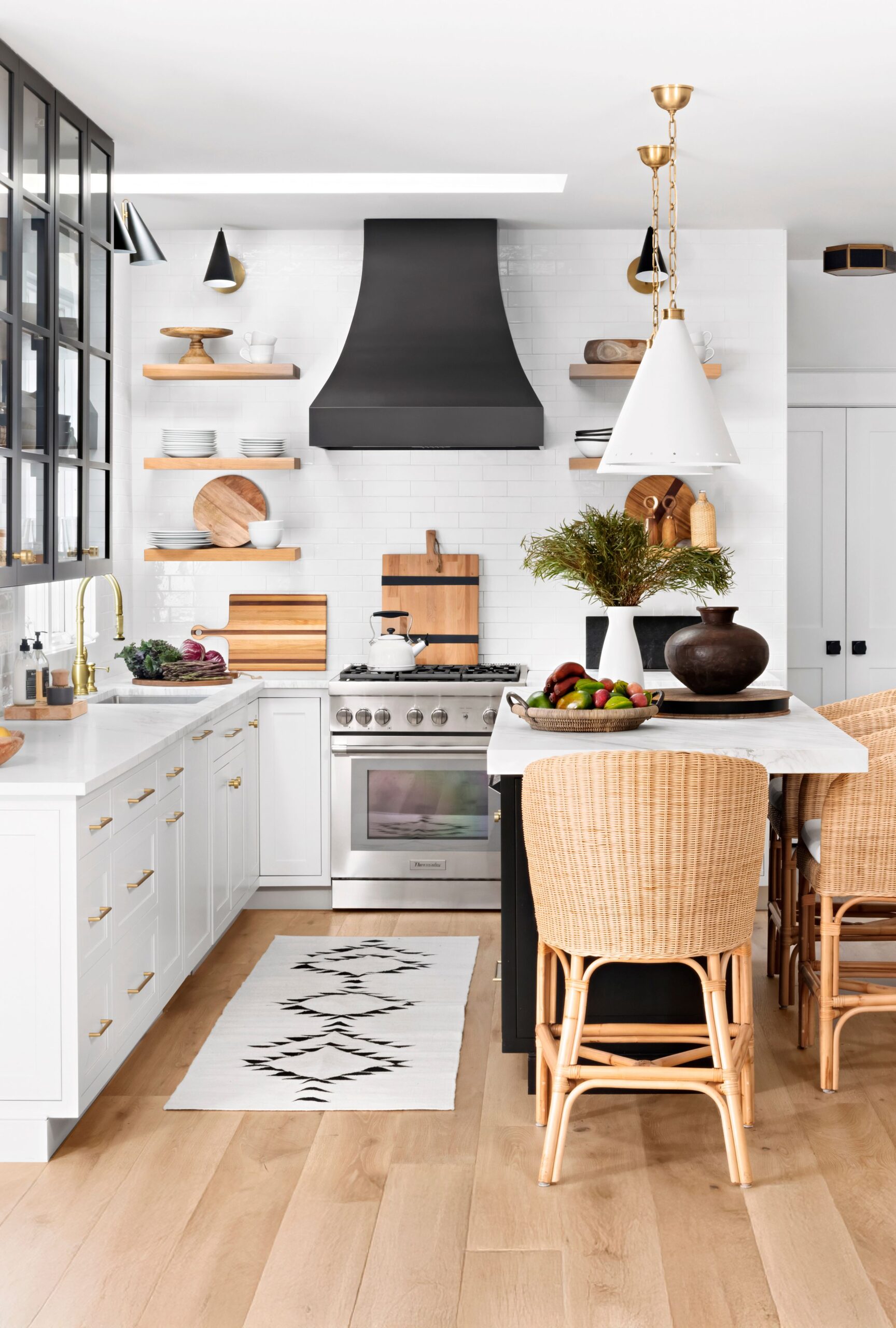 BHG-White-Kitchen-Vertical-En5clTIca3S9R15G1GS4-9-666e78860f3543e7945481e44128f171